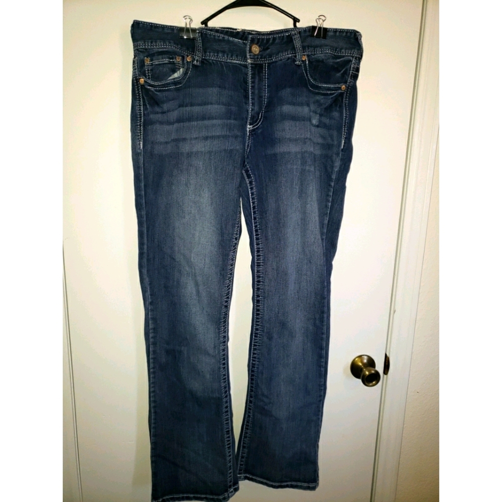 Maurices jeans